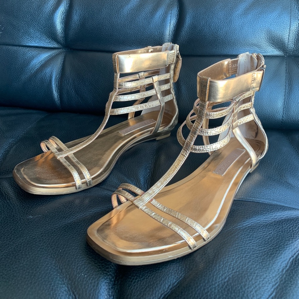 BRAND NEW BCBG MAXAZRIA Summer Flat Sandals Women Size 6.5